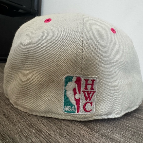 San Antonio Spurs Mitchell & Ness Hardwood Classics 2-Tone Snapback Hat 7 1/4 - Picture 8 of 12